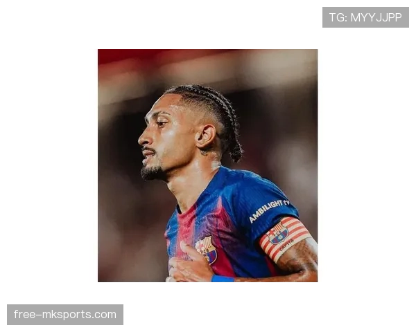 拉菲尼亚训练完回家还得哄俩娃睡觉，老婆说他比内马尔还难搞