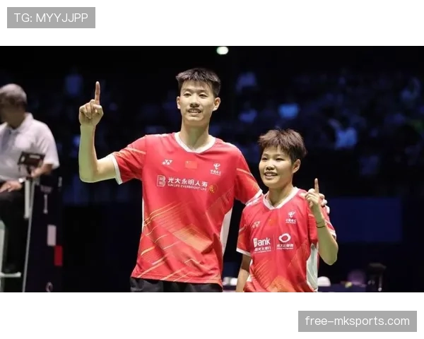 冯彦哲训练完直接啃鸡腿？这自律程度我真看不懂了