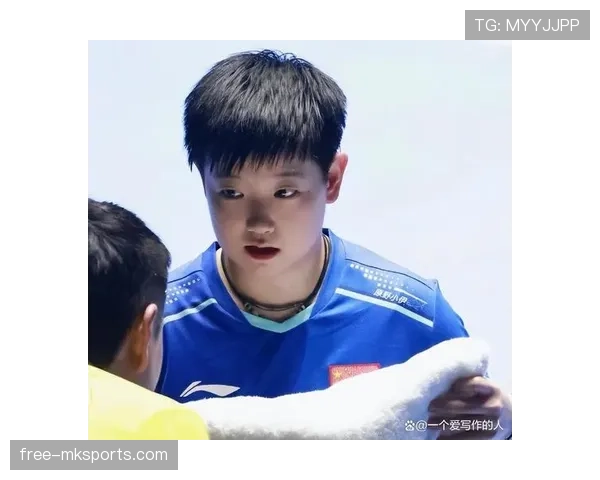 王楚钦赛场像战士，生活照像贵族度假——看完我连周末外卖都不好意思点了